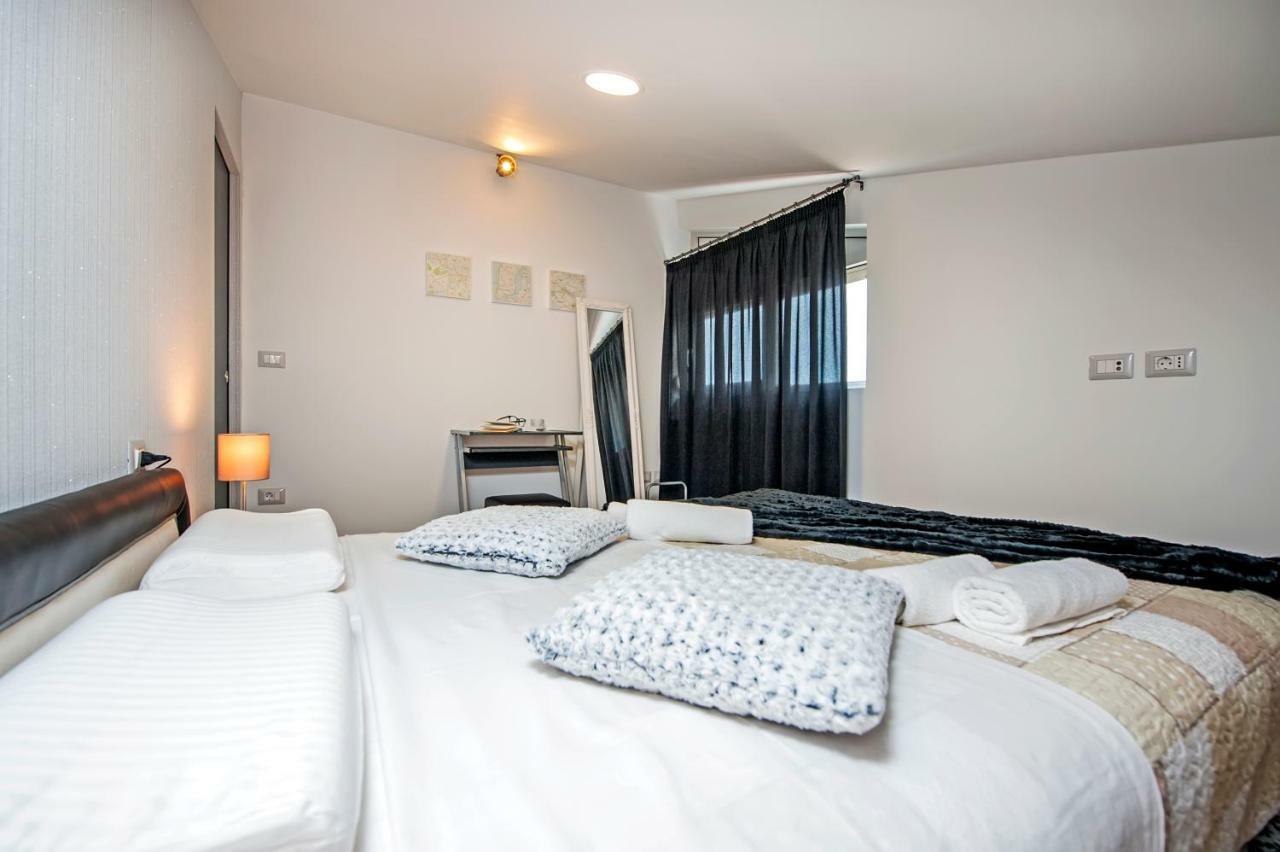 Lakovich Sea View Apartments Rovinj Kültér fotó